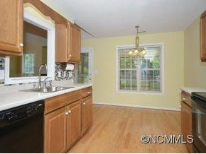 442 GLENSPRINGS DRIVE - Photo 6