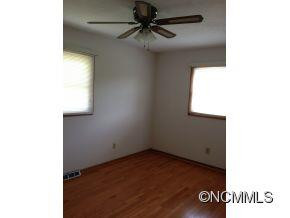 1509 Jenkins Valley Road - Photo 4
