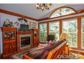 221 John Tate - Photo 15