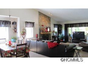 702 Red Oak Drive - Photo 2