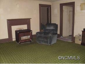 138 CAROLEEN STREET - Photo 4