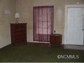 138 CAROLEEN STREET - Photo 5