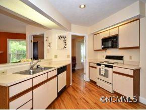 24 ST. ANDREWS DRIVE - Photo 5