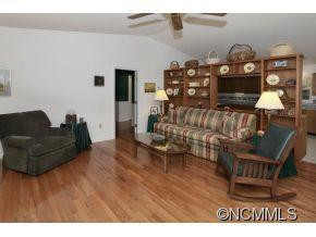 964 Holly Road - Photo 3