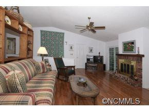 964 Holly Road - Photo 4