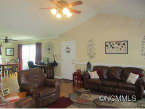 207 Essex Place - Photo 2