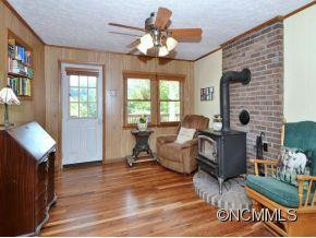 318 Sandy Way - Photo 2
