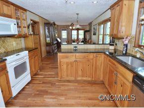 318 Sandy Way - Photo 4