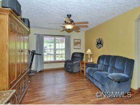 318 Sandy Way - Photo 5
