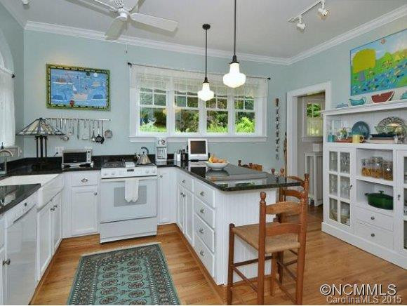 327 CHARLOTTE STREET - Photo 11