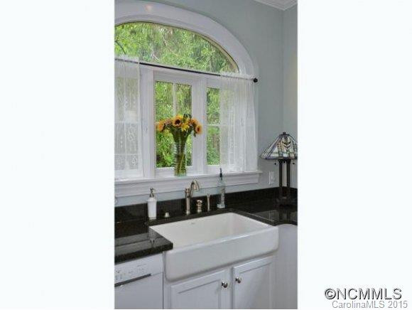 327 CHARLOTTE STREET - Photo 12