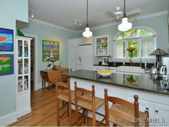 327 CHARLOTTE STREET - Photo 13