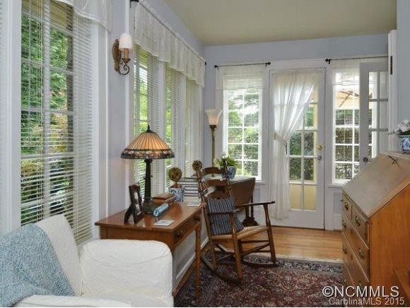 327 CHARLOTTE STREET - Photo 6