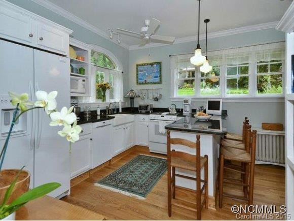 327 CHARLOTTE STREET - Photo 10