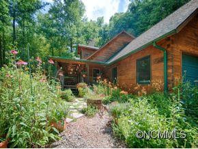 207 MELDAWAY DRIVE