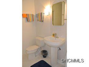 898 Tsisqua Circle - Photo 14