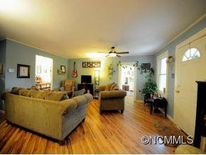 208 BROOKS COVE RD - Photo 3