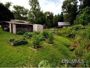 208 BROOKS COVE RD - Photo 22