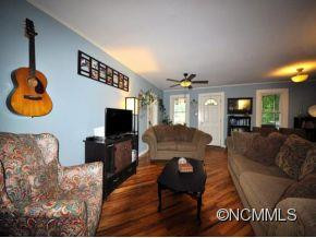 208 BROOKS COVE RD - Photo 4