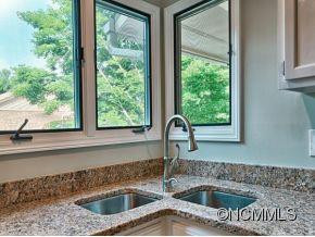 113 DEERLAKE DRIVE - Photo 8