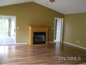 69 E. Danbury - Photo 4
