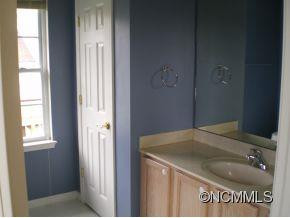 69 E. Danbury - Photo 8