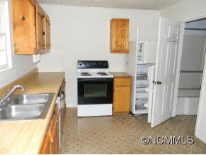 15 LAWRENCE STREET - Photo 4