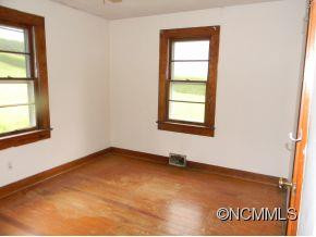 15 LAWRENCE STREET - Photo 8
