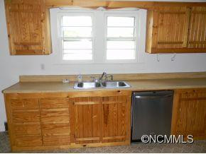 15 LAWRENCE STREET - Photo 10