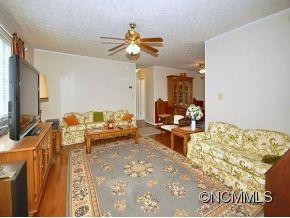 18 WHITE PINE CIRCLE - Photo 3