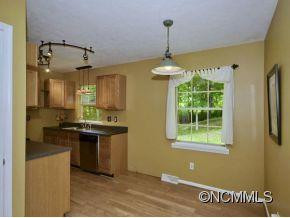 8 EASTCREST DRIVE - Photo 5