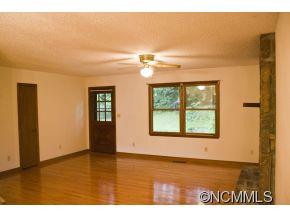 6 Meadowview Terrace - Photo 4