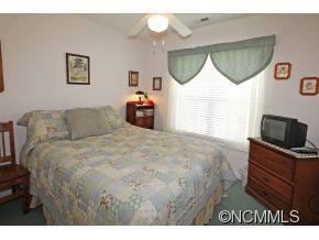 25 Village St - Photo 13