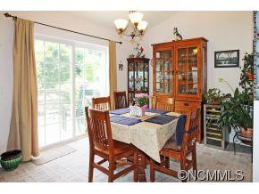 25 Village St - Photo 14
