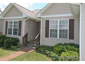 25 Village St - Photo 3