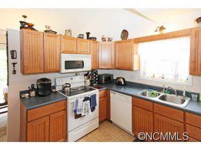 25 Village St - Photo 5
