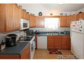 25 Village St - Photo 6