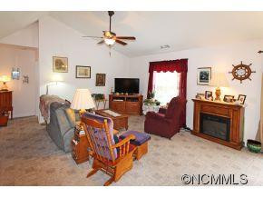 25 Village St - Photo 7