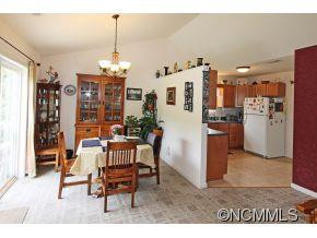25 Village St - Photo 8