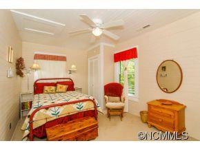 22 & 26 Woodbend Lane - Photo 14