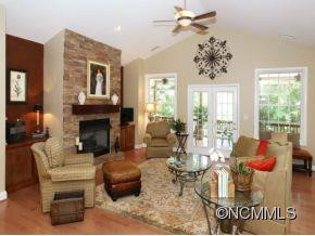 142 WOODBURN DRIVE - Photo 2