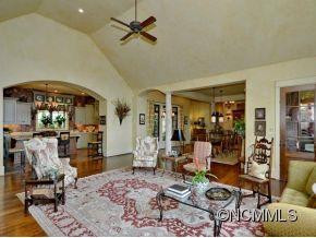 207 VILLAGE SPRINGS LANE - Photo 5