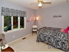 65 SLEEPY HOLLOW DR - Photo 8