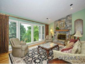289 ROBERTS DRIVE - Photo 3