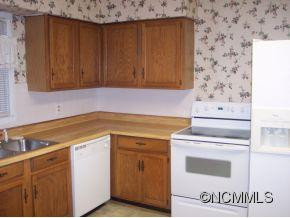 205 Ruby Avenue - Photo 2
