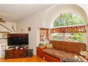 523 Oak Grove Road - Photo 5