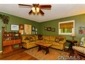 70 English Drive - Photo 4