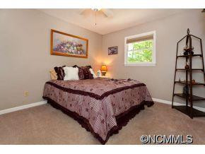 11 MAPLE LEAF DR - Photo 14