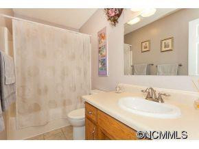 11 MAPLE LEAF DR - Photo 18