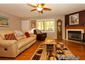 11 MAPLE LEAF DR - Photo 8